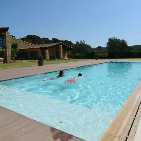 Esclanya Villa